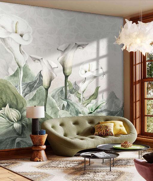 Un espace salon ou séjour doté d'un fauteuil de couleur verte, orné d'un élégant papier peint panoramique aux motifs floraux tendance mêlant les tons de vert, de gris, et de beige.et de beige.